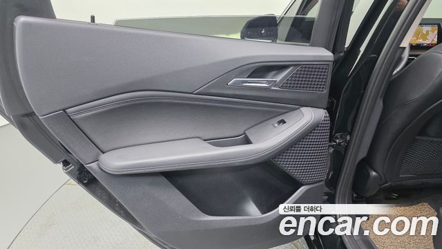 BMW 2-Series 2023 — photo 15