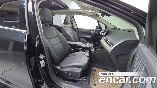 BMW 2-Series 2023 — photo 31