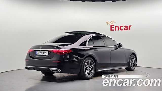 Mercedes-Benz S-Class 2023 — photo 2