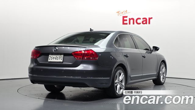 Volkswagen Passat 2015 — photo 2
