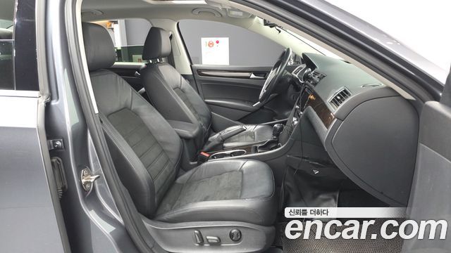 Volkswagen Passat 2015 — photo 11