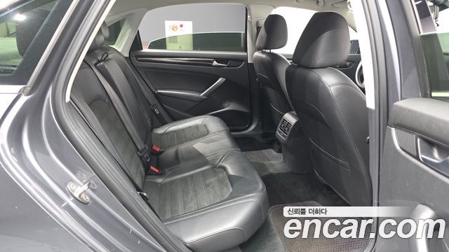 Volkswagen Passat 2015 — photo 12