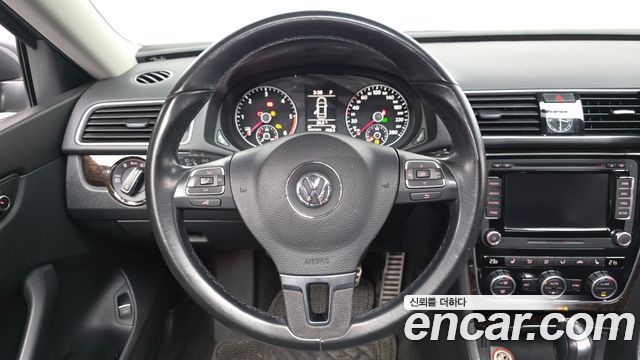 Volkswagen Passat 2015 — photo 13