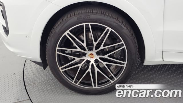 Porsche Cayenne 2025 — photo 5