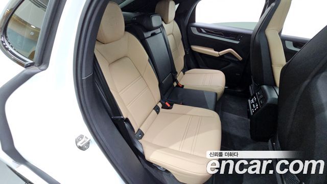 Porsche Cayenne 2025 — photo 17