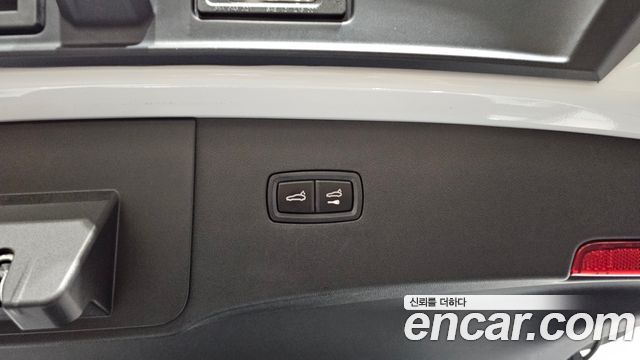 Porsche Cayenne 2025 — photo 22