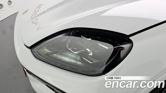 Porsche Cayenne 2025 — photo 8