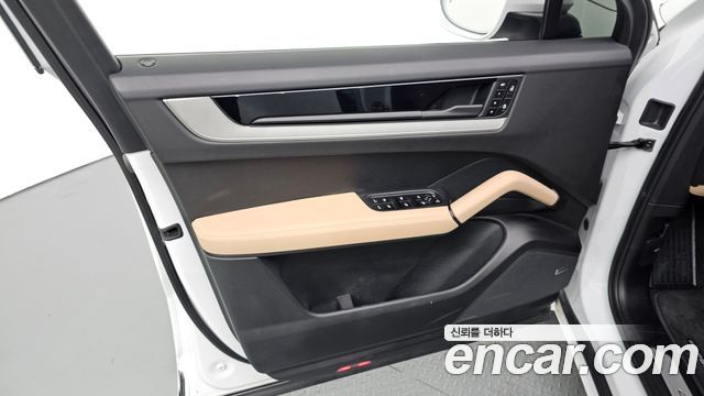 Porsche Cayenne 2025 — photo 14