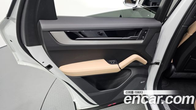 Porsche Cayenne 2025 — photo 15