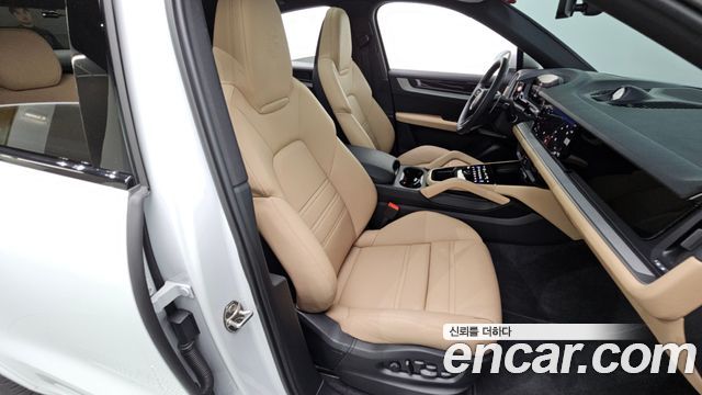 Porsche Cayenne 2025 — photo 27