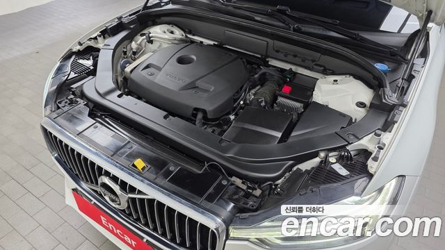 Volvo XC60 2020 — photo 6