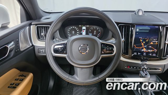 Volvo XC60 2020 — photo 13