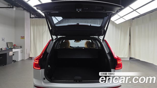 Volvo XC60 2020 — photo 20