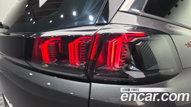 Peugeot 5008 2022 — photo 9