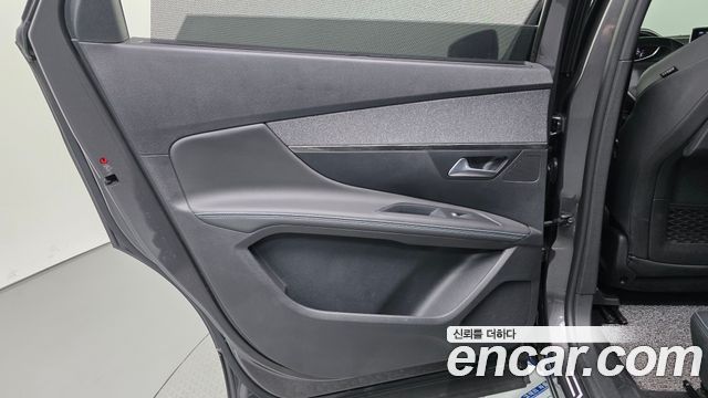 Peugeot 5008 2022 — photo 15