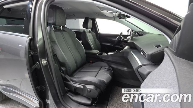 Peugeot 5008 2022 — photo 29