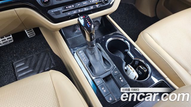 Kia Canival 2019 — photo 12