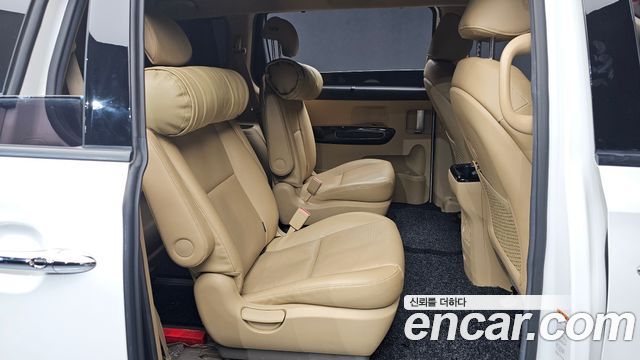 Kia Canival 2019 — photo 17