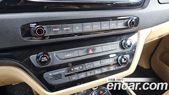 Kia Canival 2019 — photo 22