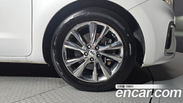 Kia Canival 2019 — photo 7