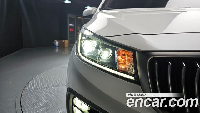 Kia Canival 2019 — photo 8