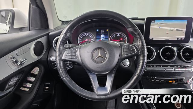 Mercedes-Benz GLC-Class 2018 — photo 18