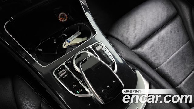 Mercedes-Benz GLC-Class 2018 — photo 24