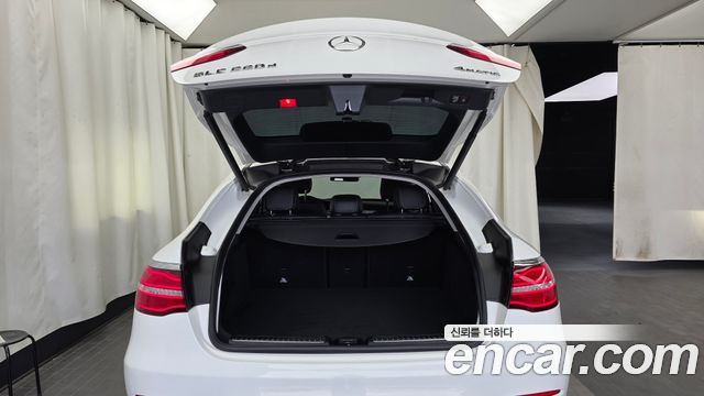Mercedes-Benz GLC-Class 2018 — photo 26