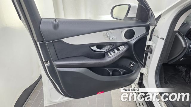 Mercedes-Benz GLC-Class 2018 — photo 14