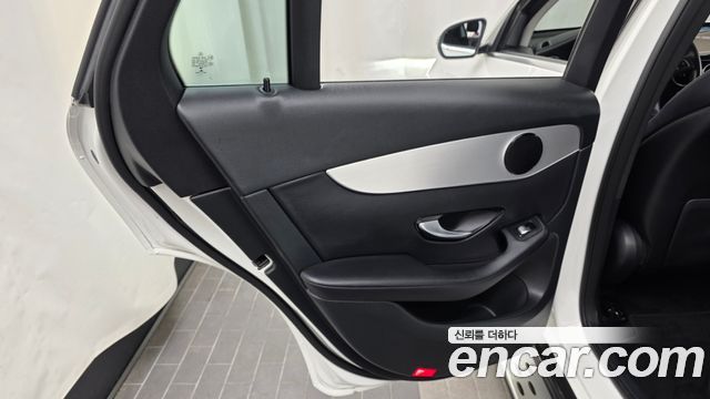 Mercedes-Benz GLC-Class 2018 — photo 15