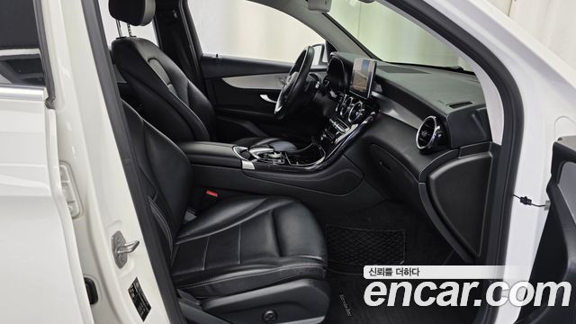 Mercedes-Benz GLC-Class 2018 — photo 16