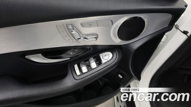 Mercedes-Benz GLC-Class 2018 — photo 29
