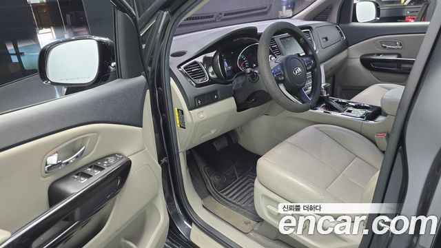 Kia Canival 2019 — photo 13