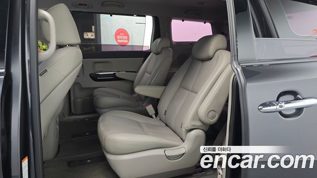 Kia Canival 2019 — photo 17