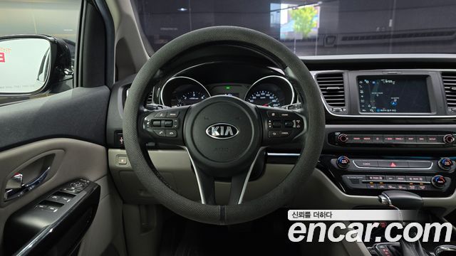 Kia Canival 2019 — photo 18