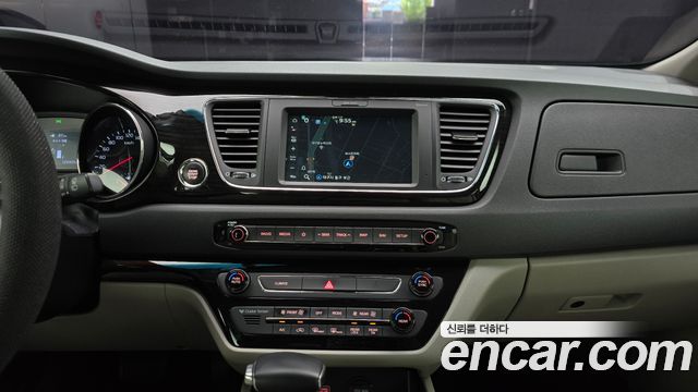 Kia Canival 2019 — photo 19