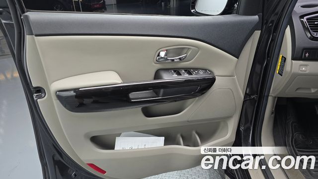 Kia Canival 2019 — photo 14