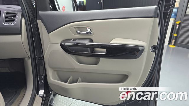 Kia Canival 2019 — photo 15