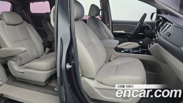 Kia Canival 2019 — photo 16