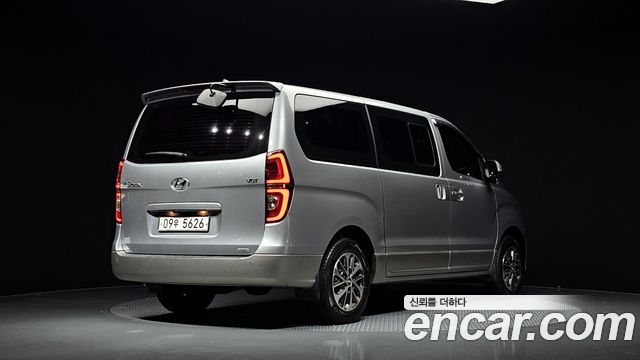 Hyundai Starex 2019 — photo 2