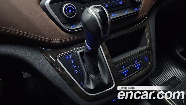 Hyundai Starex 2019 — photo 9