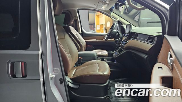 Hyundai Starex 2019 — photo 11