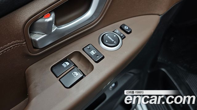 Hyundai Starex 2019 — photo 17