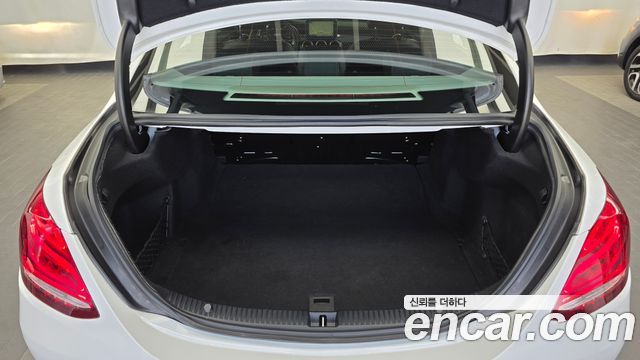 Mercedes-Benz C-Class 2016 — photo 20