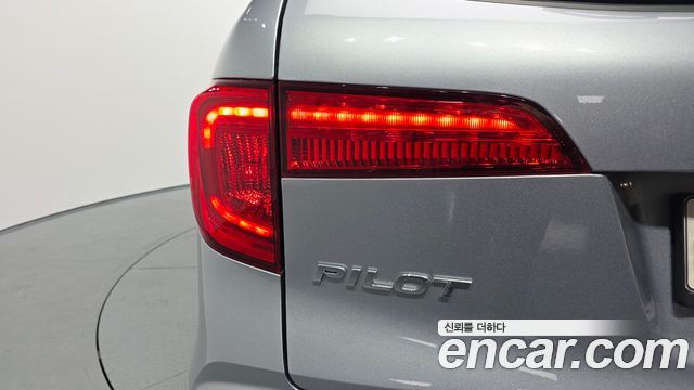 Honda Pilot 2017 — photo 9