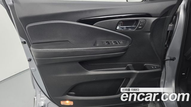 Honda Pilot 2017 — photo 27