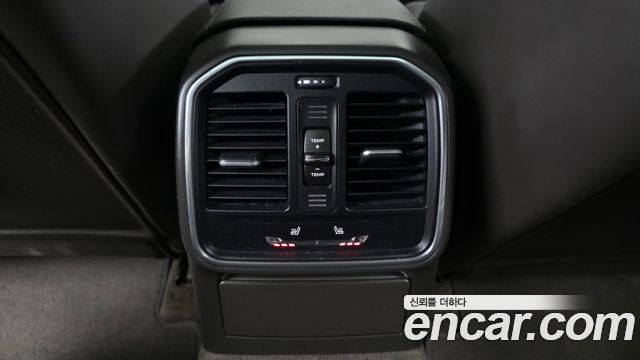 Porsche Macan 2017 — photo 19