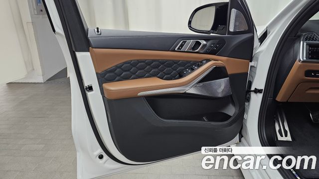 BMW X5M 2025 — photo 14