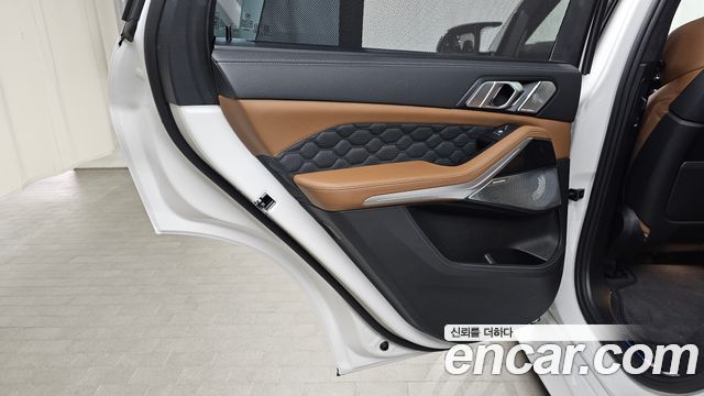 BMW X5M 2025 — photo 15
