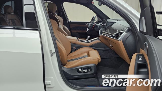 BMW X5M 2025 — photo 16